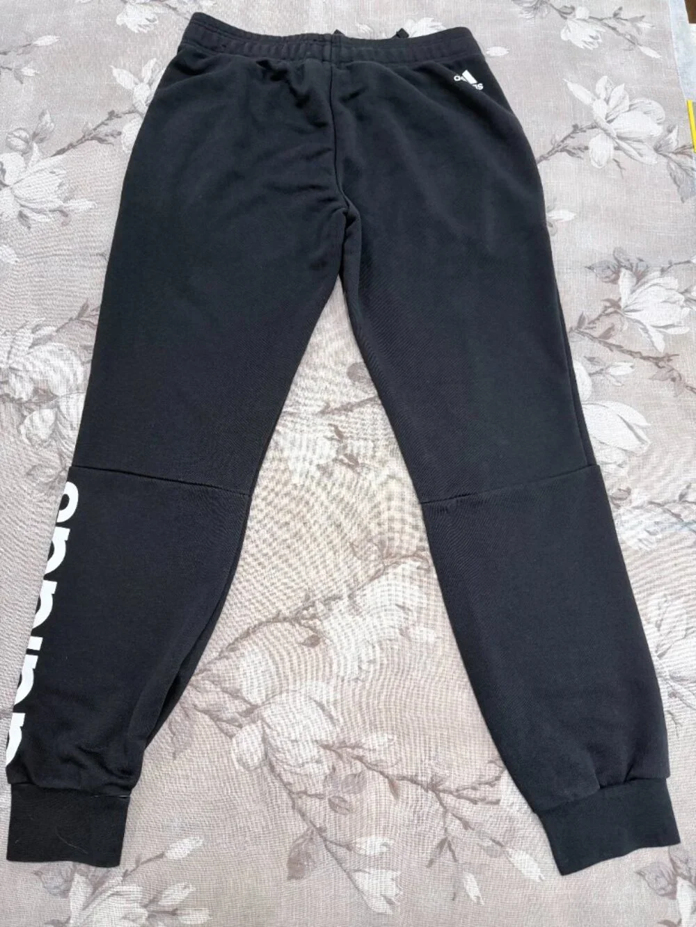Adidas Women’s Medium Essentials Linear Black Fleece Joggers S97154